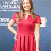 Profesor de inglés dicta clases a niños de todas las edades